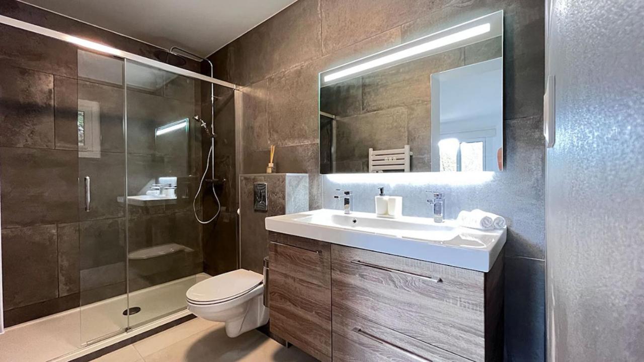 Villa Holistika : Bed And Breakfast / Pool / Air Conditioning/ Mont Faron Tolone Esterno foto