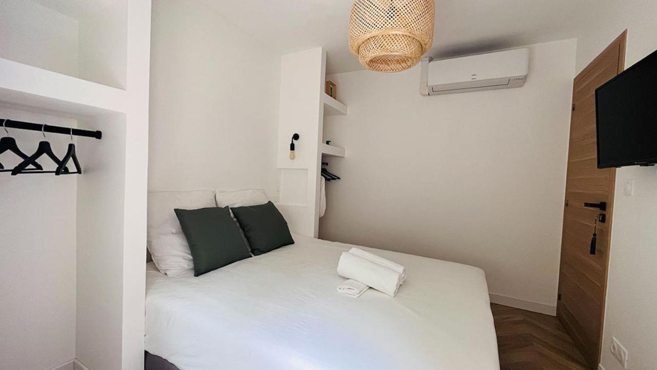 Villa Holistika : Bed And Breakfast / Pool / Air Conditioning/ Mont Faron Tolone Esterno foto