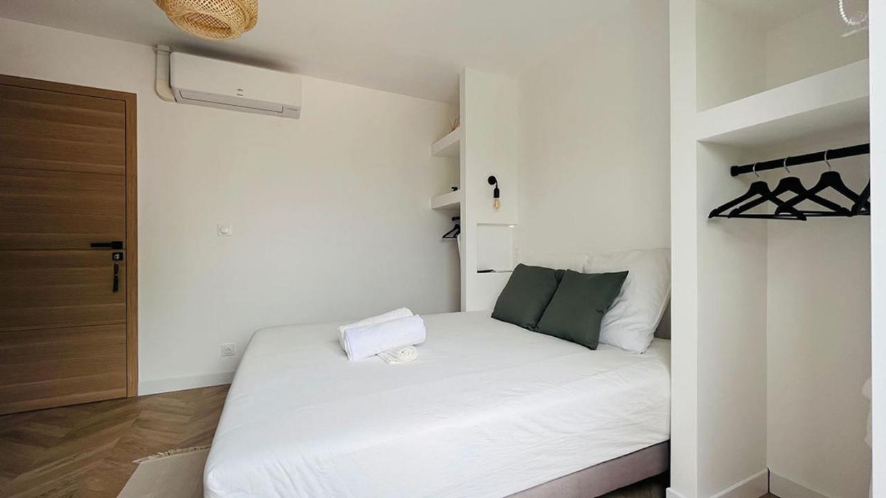 Villa Holistika : Bed And Breakfast / Pool / Air Conditioning/ Mont Faron Tolone Esterno foto